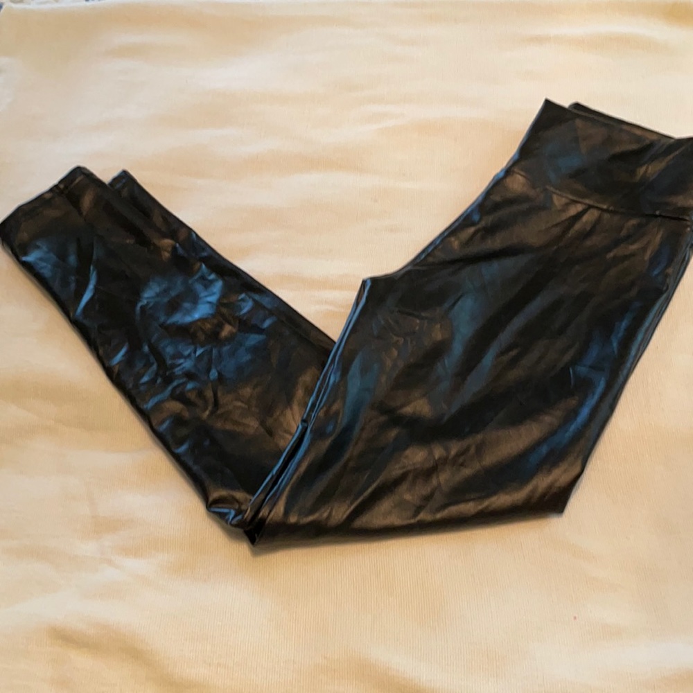 Faux leather leggings size m